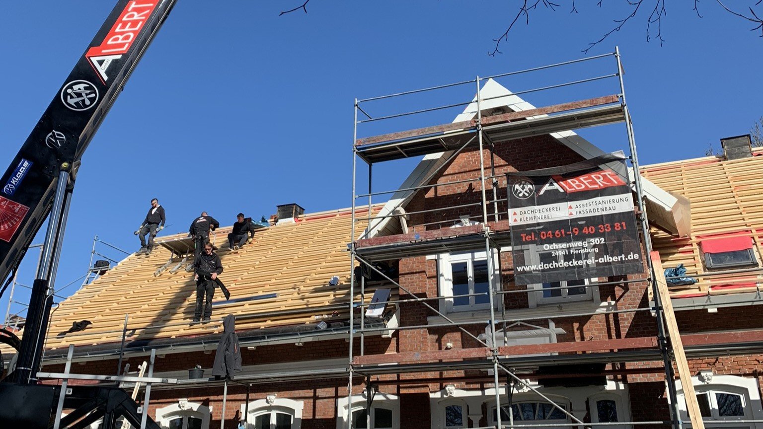 Das Team der Dachdeckerei Albert & Sohn GmbH in Flensburg